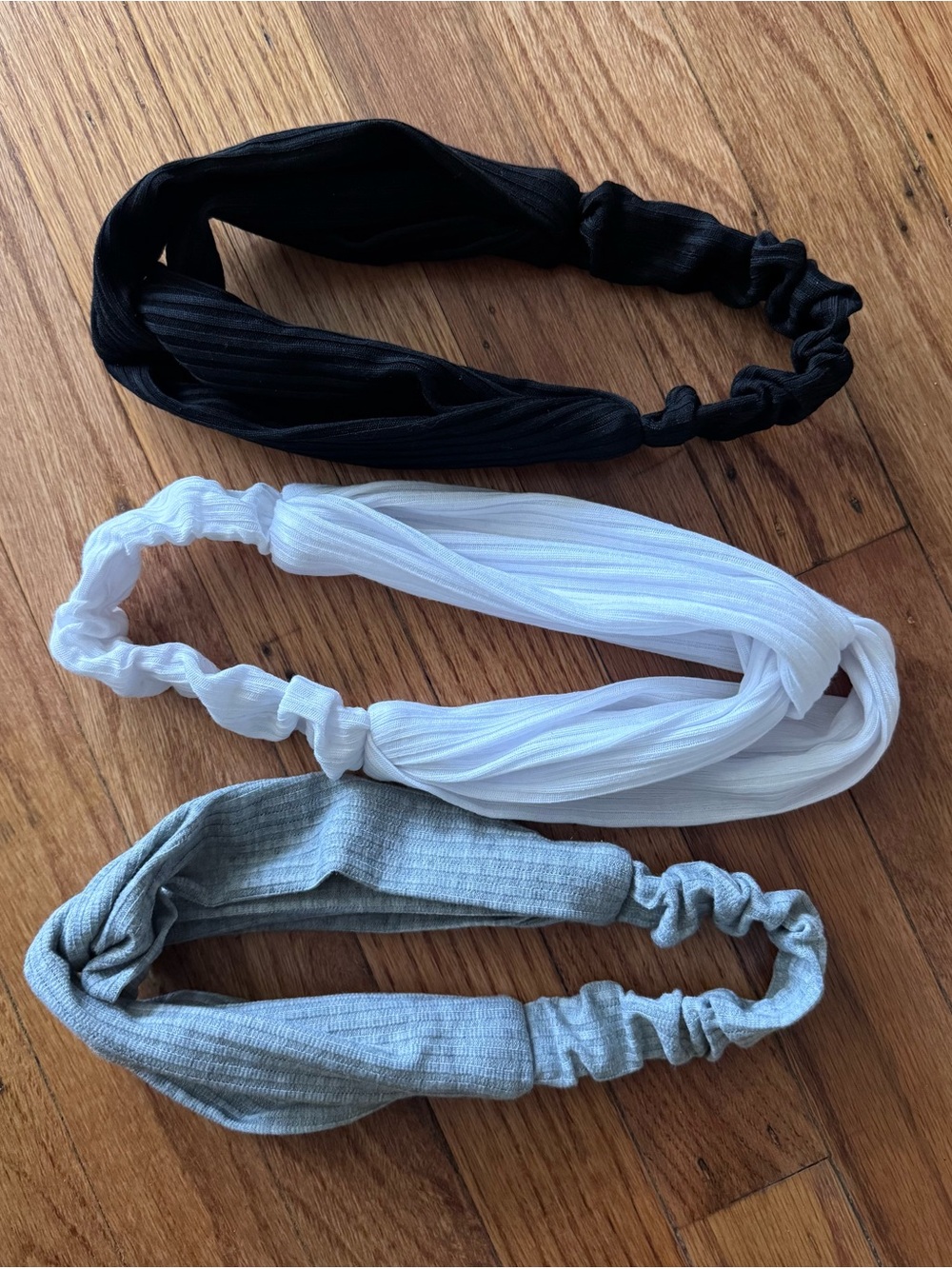 3-Pack Boho Twist Knot Headbands Black/Gray/White – Soft Stretch Non-Slip